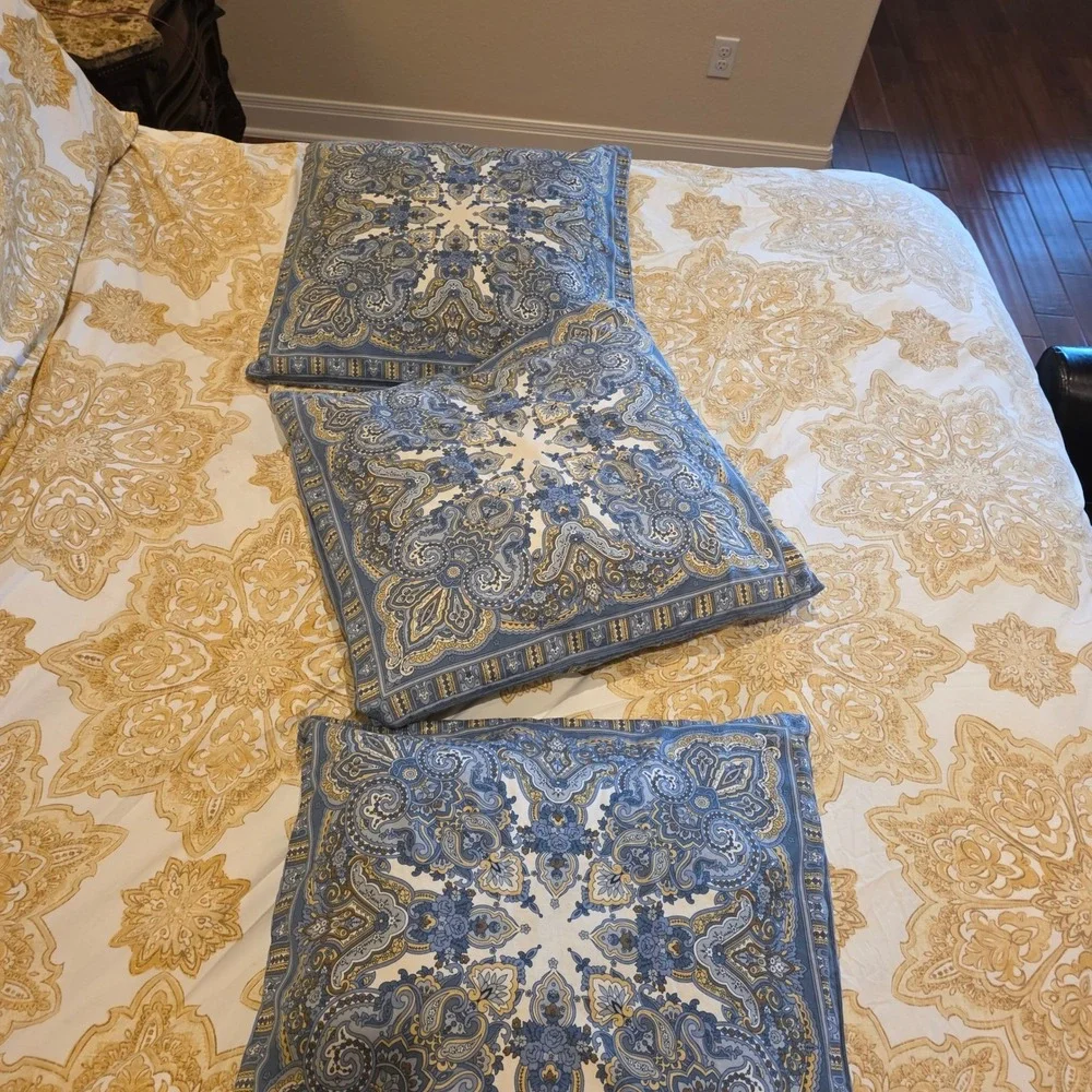 Pottery Barn King Duvet Cover Set 6pc, Gold Medallion 2 King & 3 Euro Shams Blue